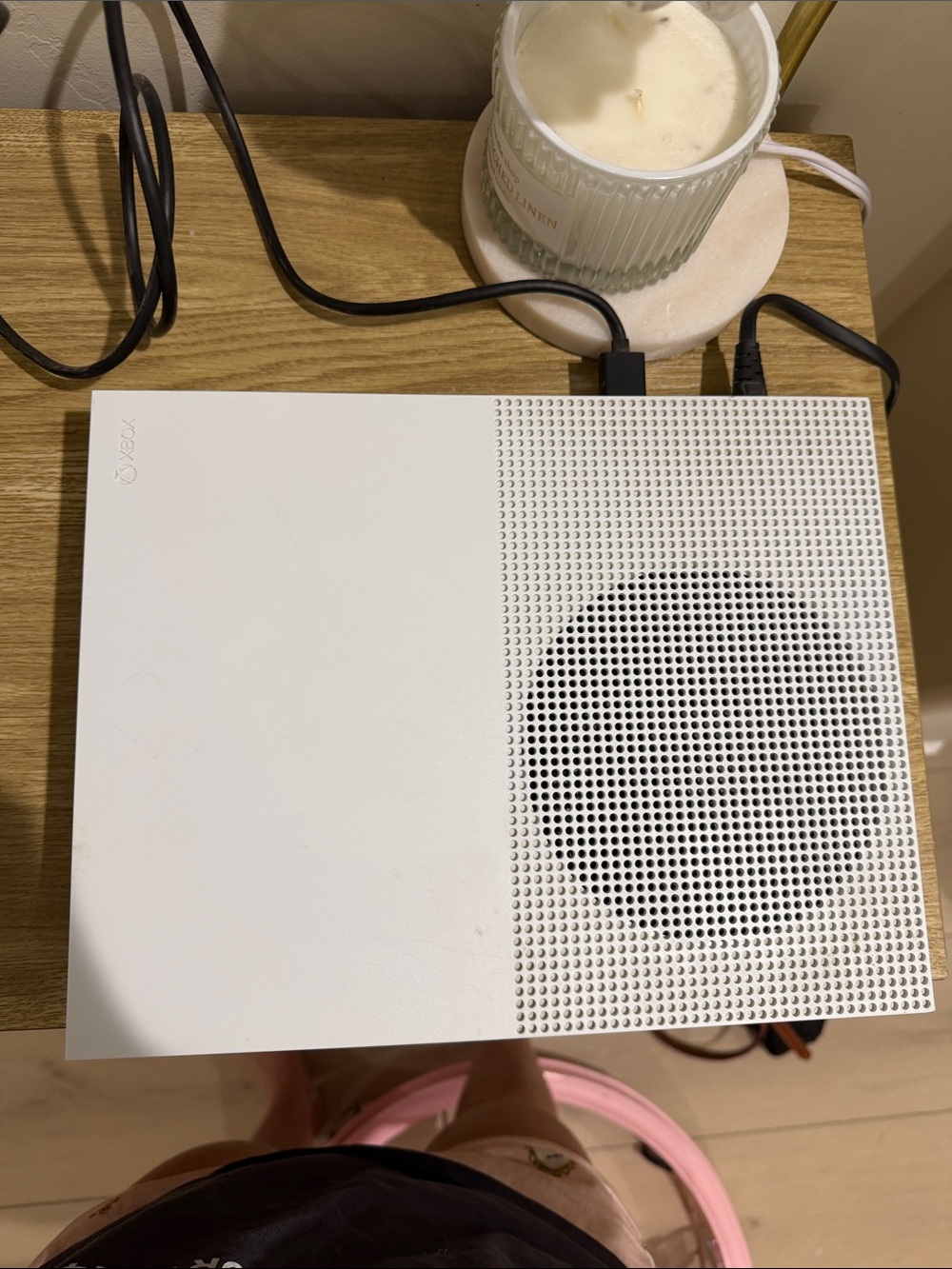 Microsoft Xbox One S Console in White - Picture 2 of 11